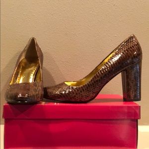 BCBGirls Calista2 Pump